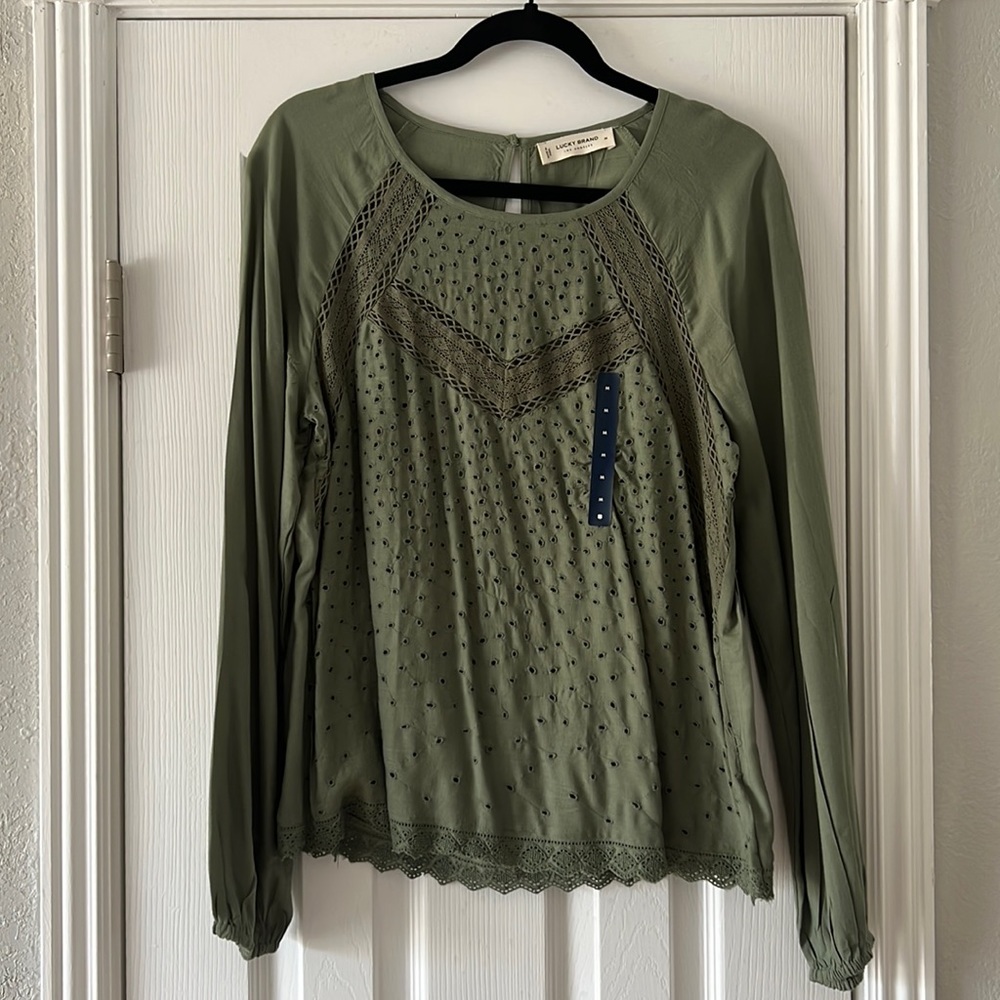 New with tags. Green Lucky Brand blouse. Size medium.